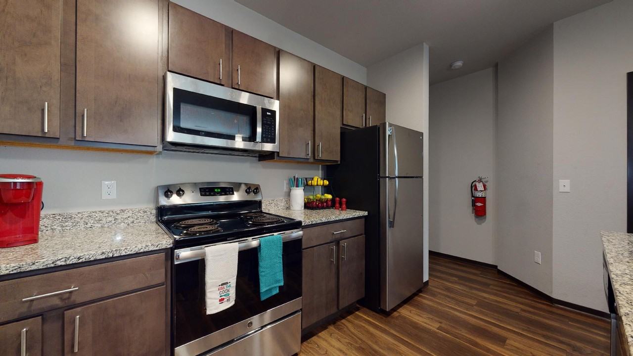 Whistler Apartments - Photo 4 of 30