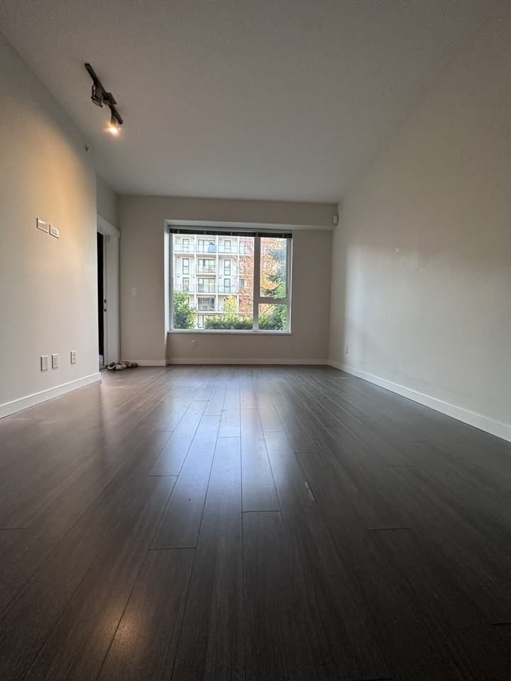 9788 University Cres - Photo 3 of 10