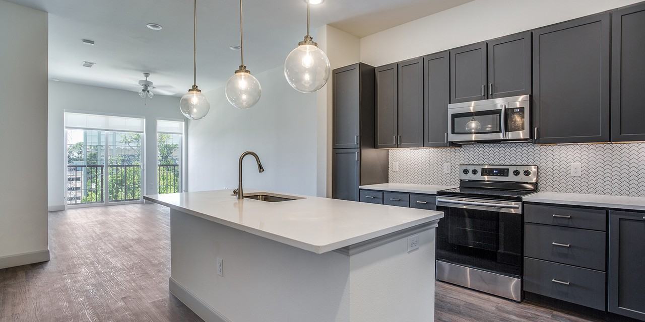 2221 Pinegate Dr - Photo 7 of 17