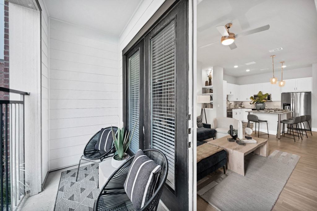 2001 Taylor St #S0-5 - Photo 4 of 33