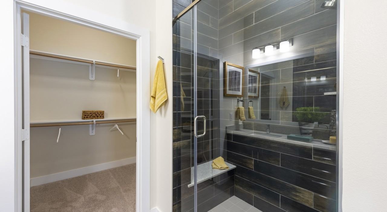 556 W 19th St - Photo 4 of 34