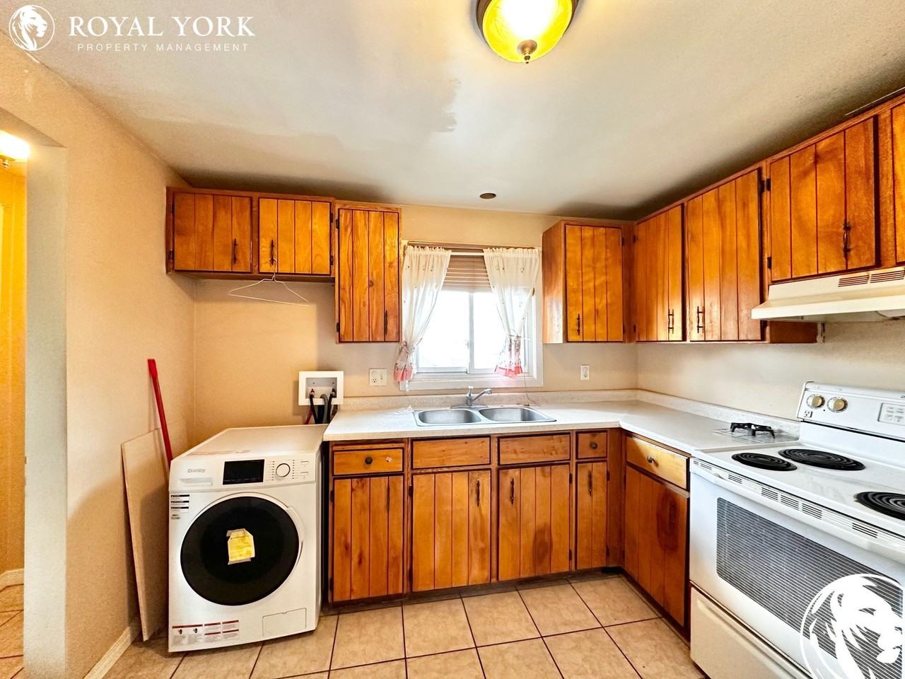 188 Samuelson St #3 - Photo 2 of 37