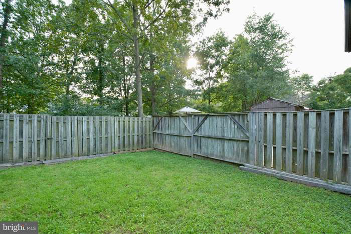 8511 White Pine Dr - Photo 3 of 4