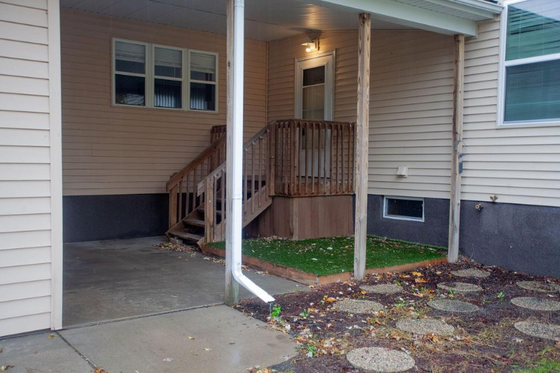 1096 Eastern Ave - Photo 3 of 18