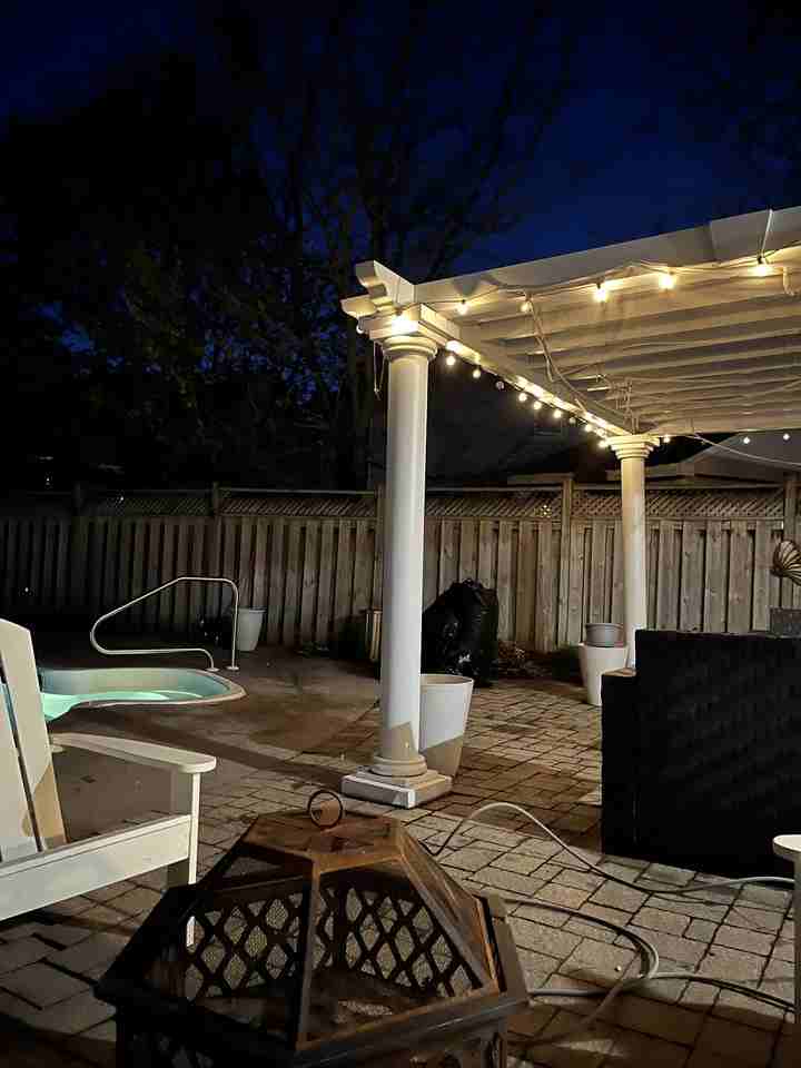 62 Windsor Crescent - Photo 2 of 11