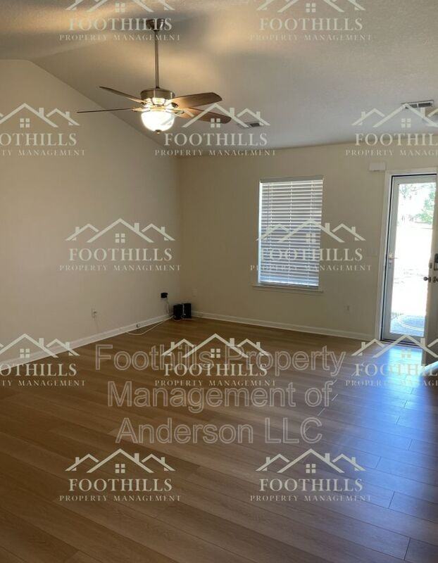 121 Kensett Dr - Photo 3 of 18