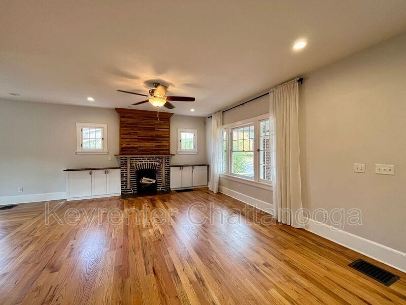 207 Eveningside Dr - Photo 2 of 27