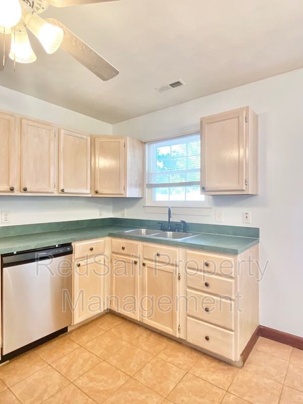 500 Windward Dr - Photo 6 of 20