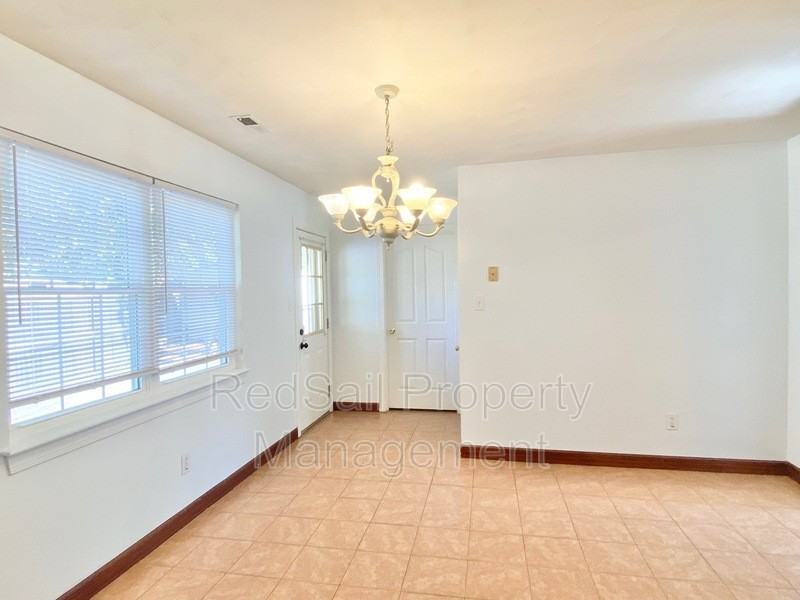 500 Windward Dr - Photo 7 of 20