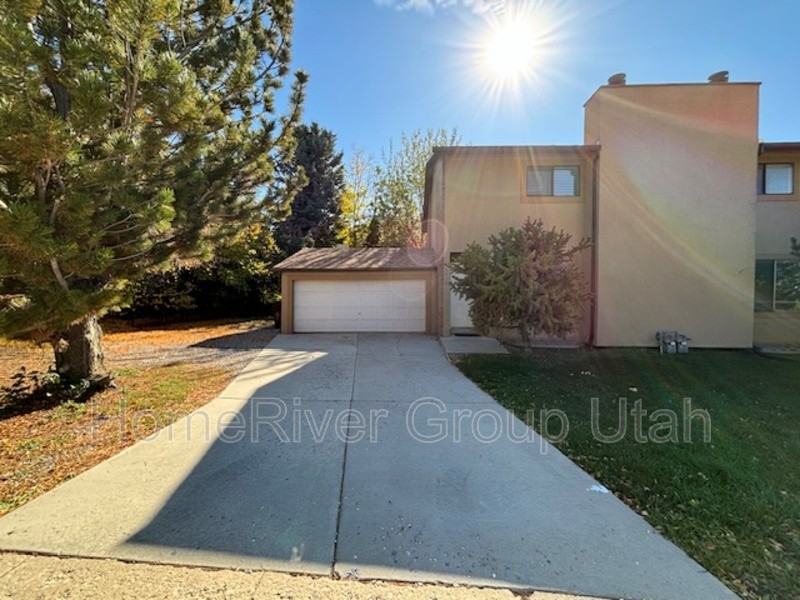 1472 E Evergreen Ln - Photo 2 of 26