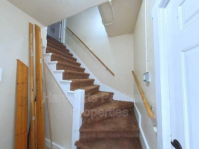 2305 6th St #B - Photo 7 of 10