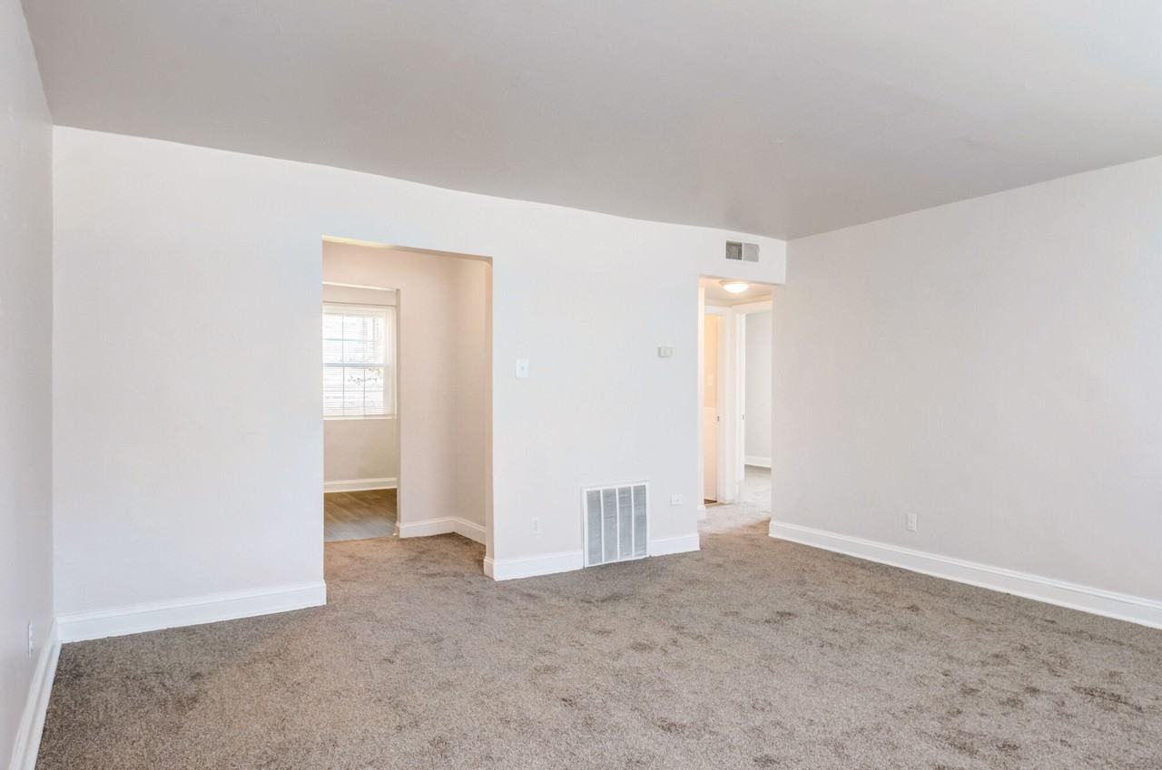 Melrose Station - Photo 7 of 453