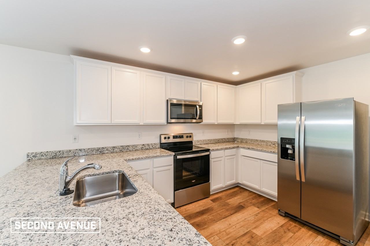 1206 Ne 13th Pl - Photo 2 of 19
