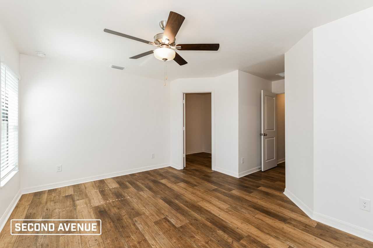 1206 Ne 13th Pl - Photo 7 of 19