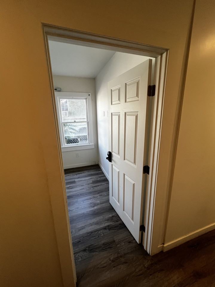 1954 Park Grove Avenue - Photo 5 of 18