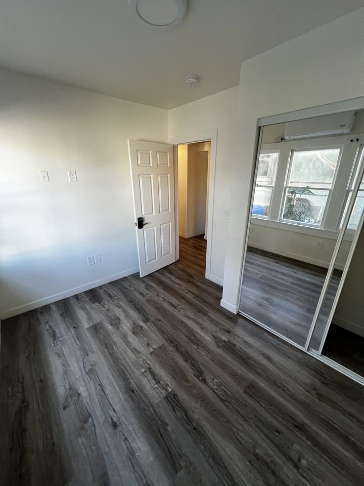 1954 Park Grove Avenue - Photo 7 of 18