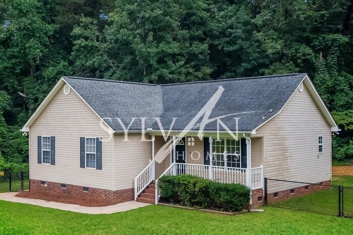 210 Dover Dr - Photo 3 of 14