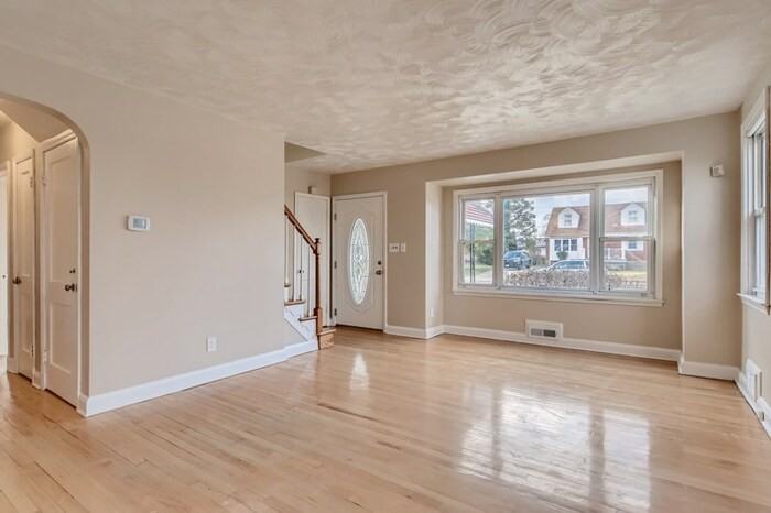 3305 Mayfair Rd - Photo 3 of 17