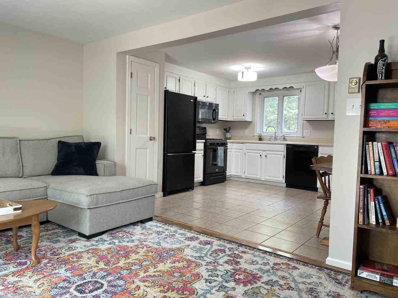 21 Room For Rent In Shared, Spacious South Portland Condo! - Photo 2 of 19