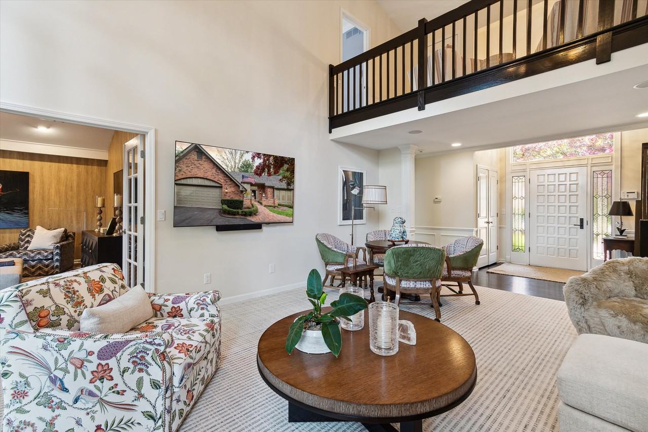 3466 Bloomfield Club Dr #NA - Photo 3 of 50