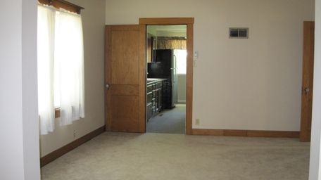 336 N 15th St #1 - Photo 3 of 13