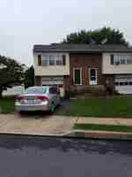 featured image of 124 Pickwick Pl #1