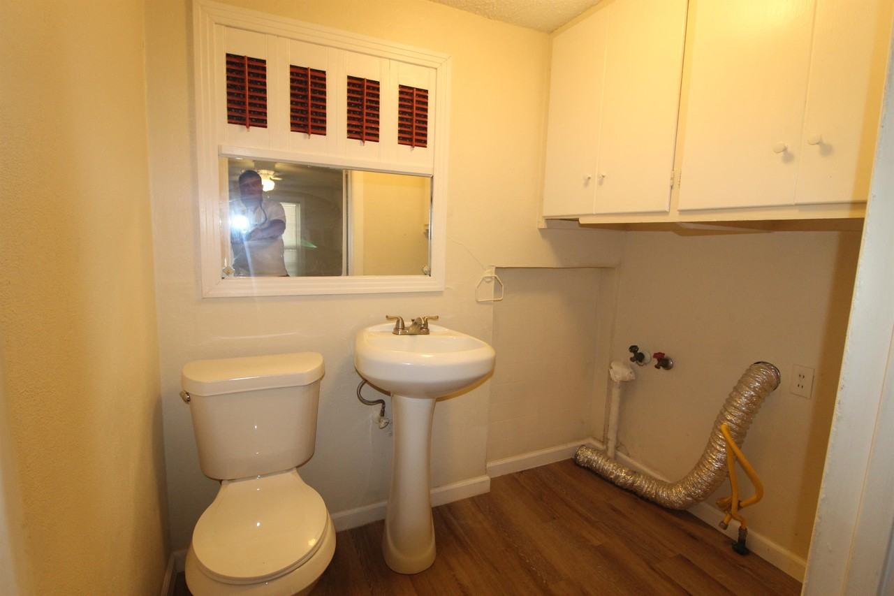 1309 Carol Way - Photo 3 of 9