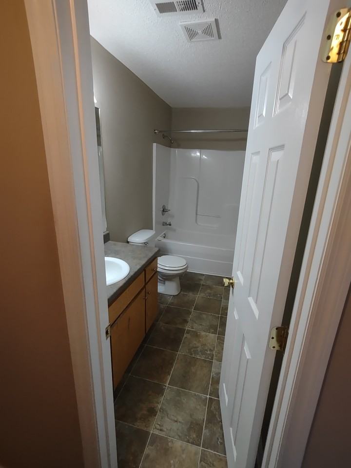 206 N Emmett St #1 - Photo 3 of 5