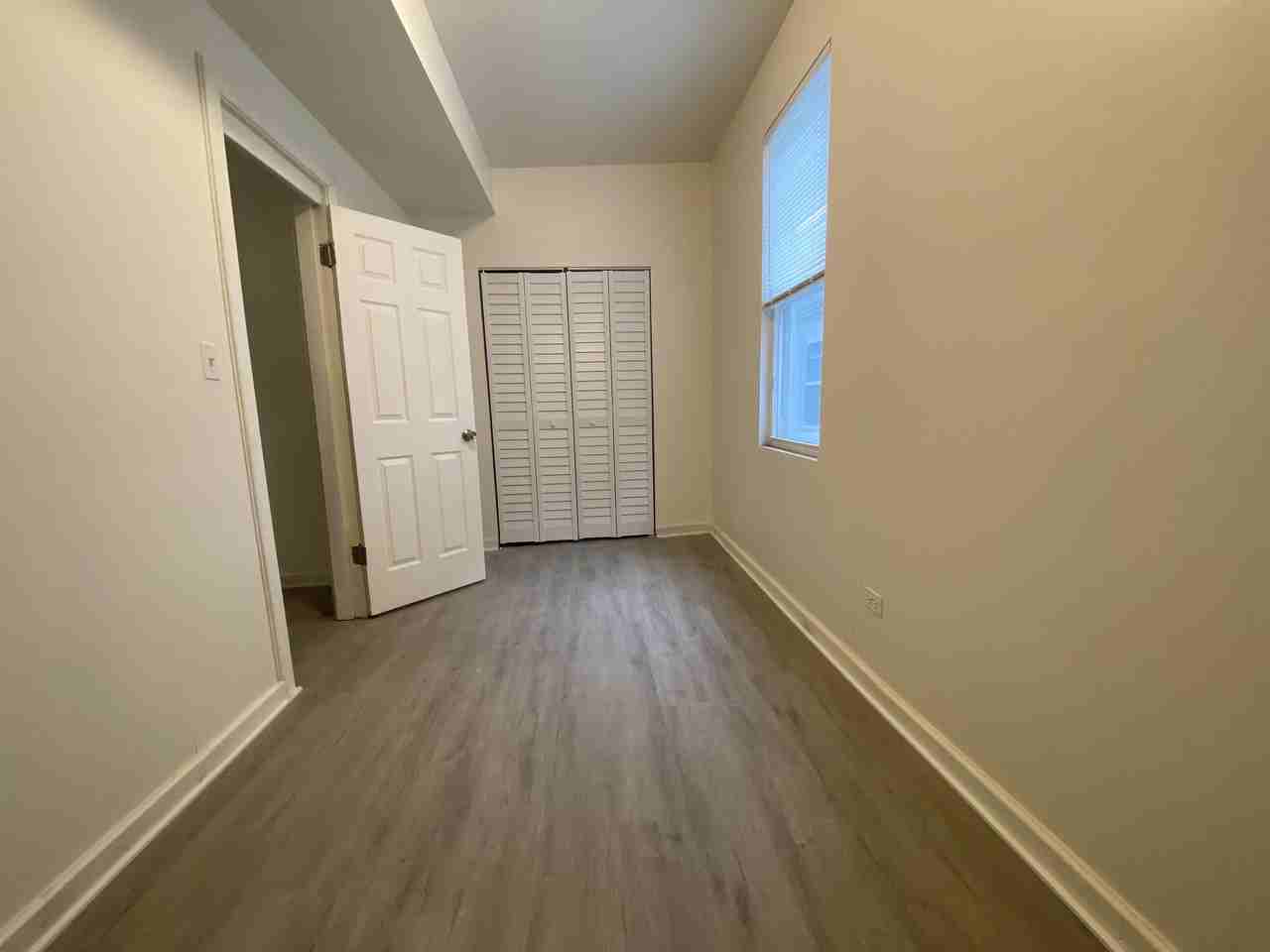 4450 South Wood Street - 2 R #2R - Photo 3 of 16