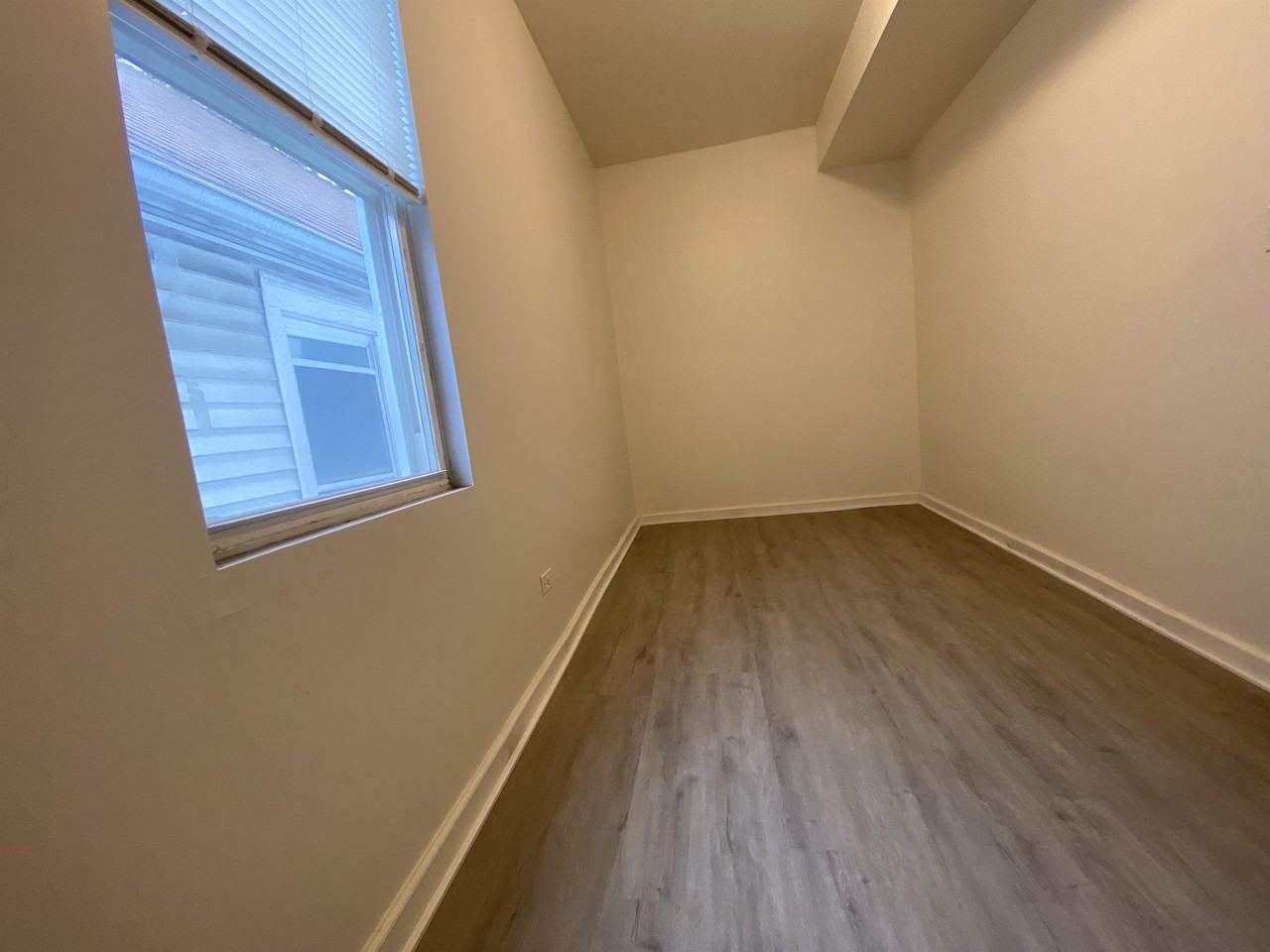 4450 South Wood Street - 2 R #2R - Photo 4 of 16