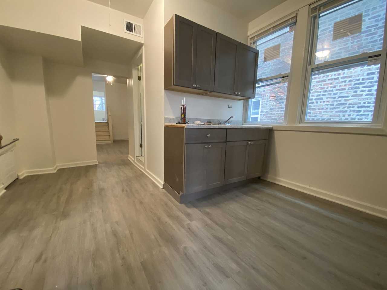 4450 South Wood Street - 2 R #2R - Photo 7 of 16