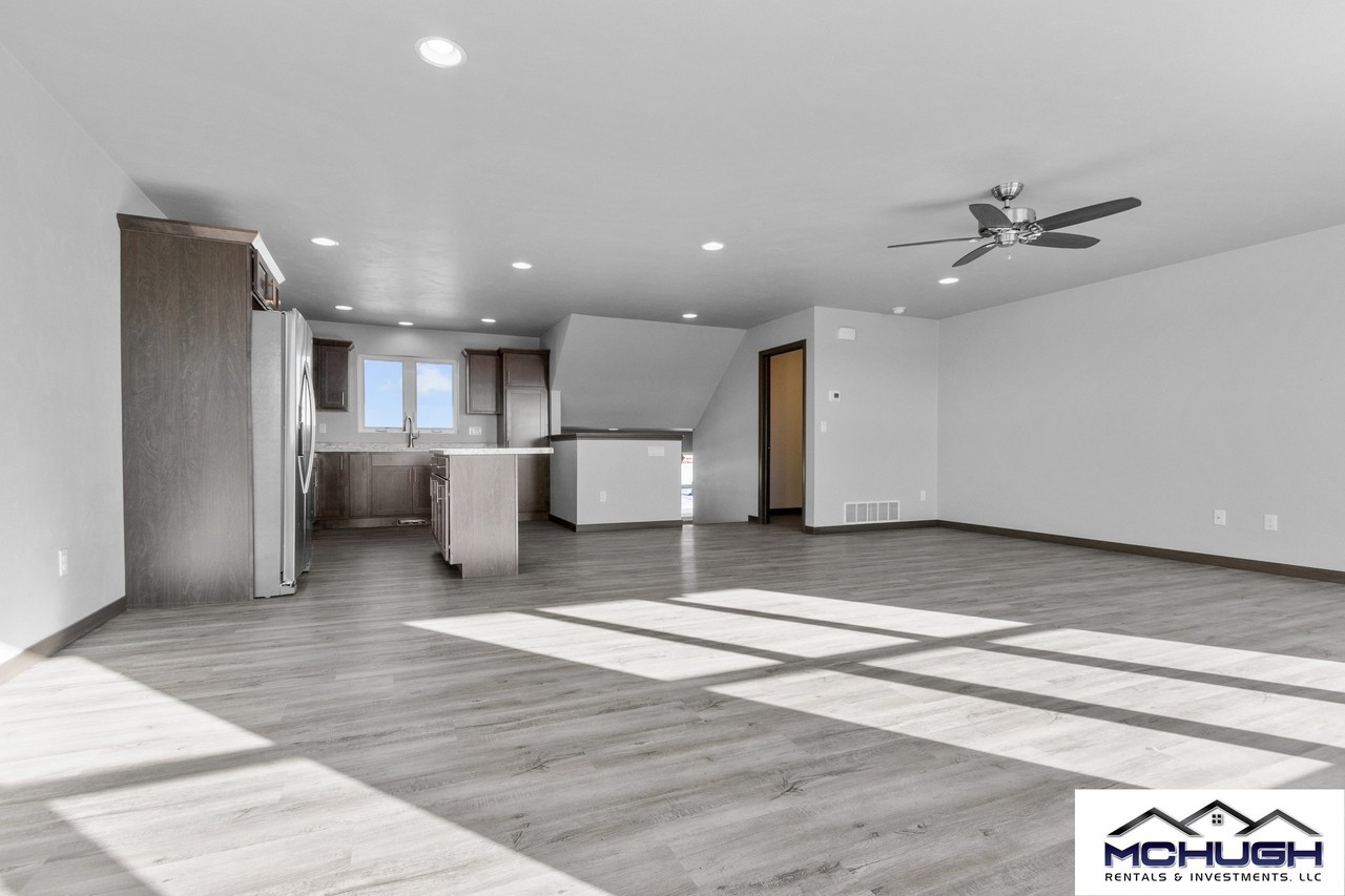 3723 E Rubyred Dr #1 - Photo 7 of 17