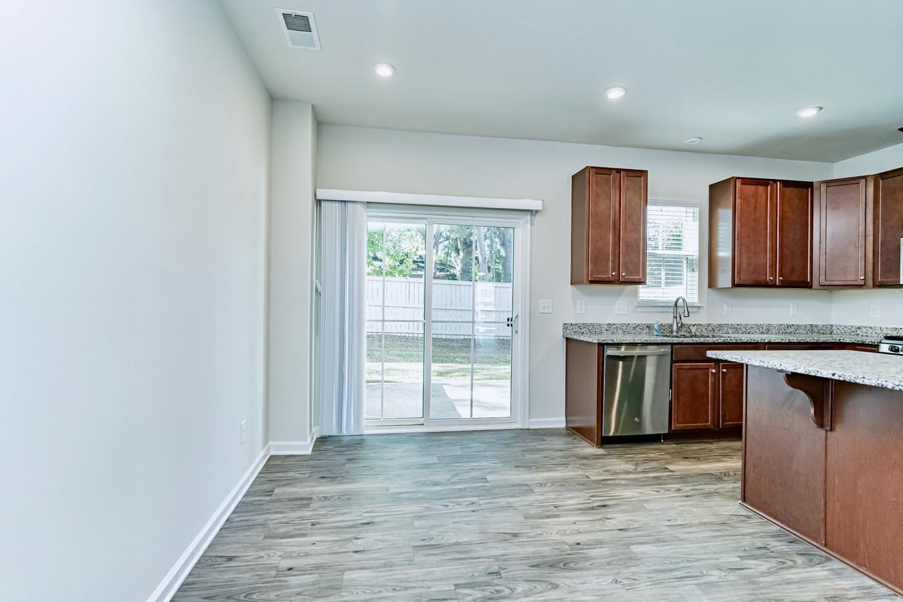 125 Marthawood Ln #1 - Photo 7 of 18