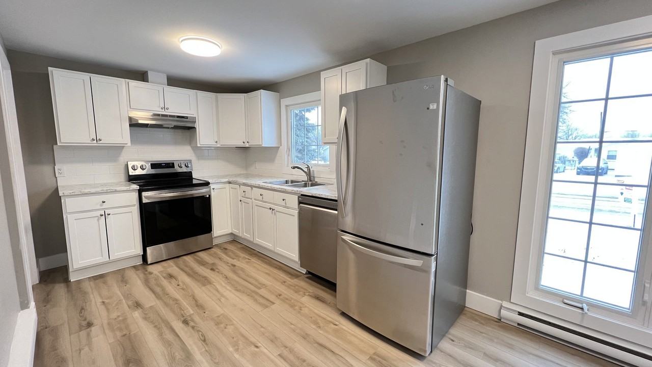 31 Magellan Dr #A - Photo 2 of 16