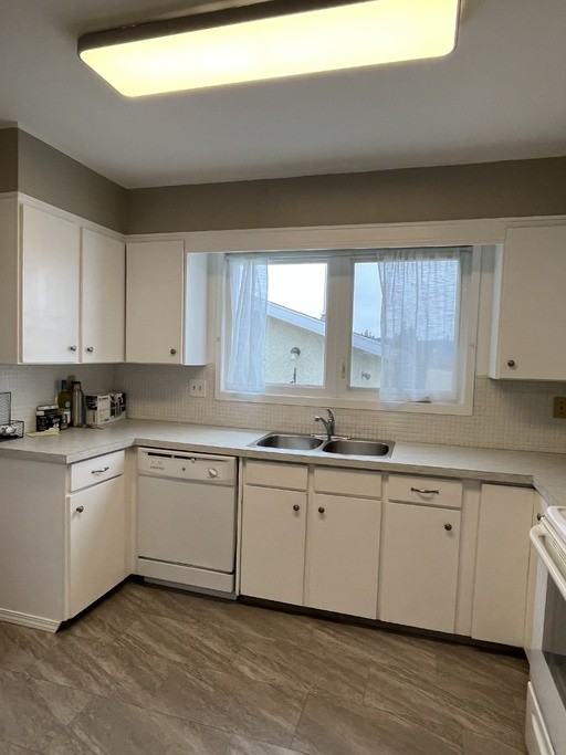 11 Marchand Pl - Photo 3 of 30