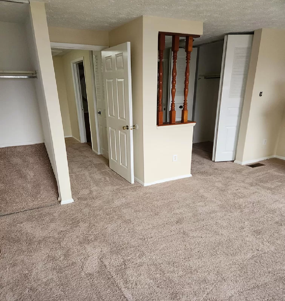 2865 Middleboro Dr - Photo 3 of 7