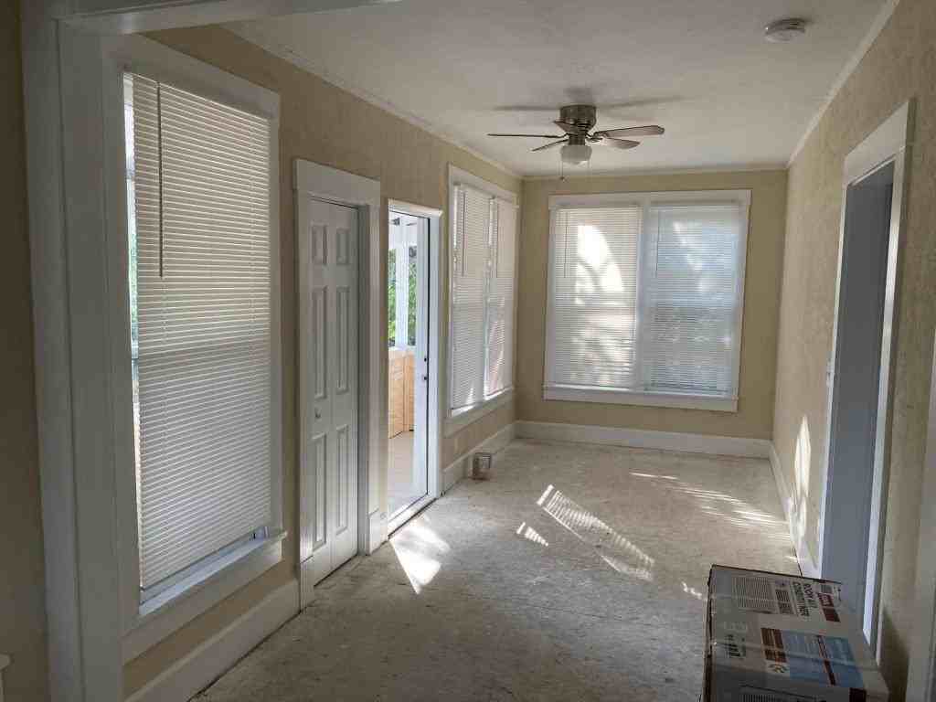 1140 Newton Ave S - Photo 4 of 15