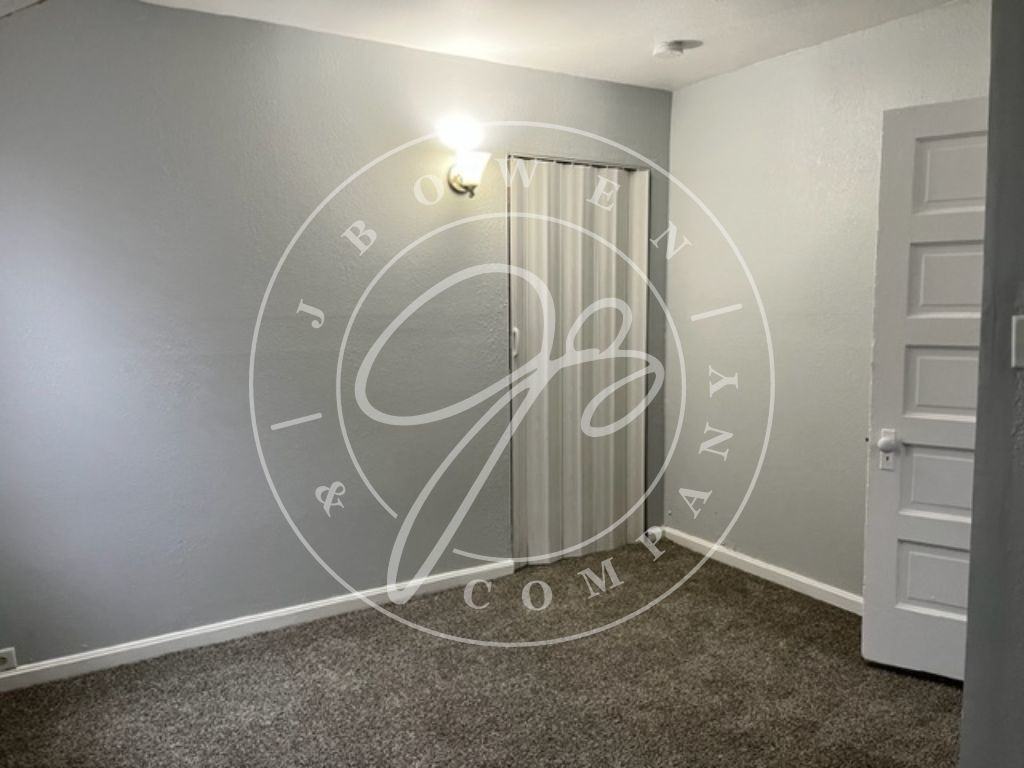 4221 Vermaas Ave - Photo 4 of 12