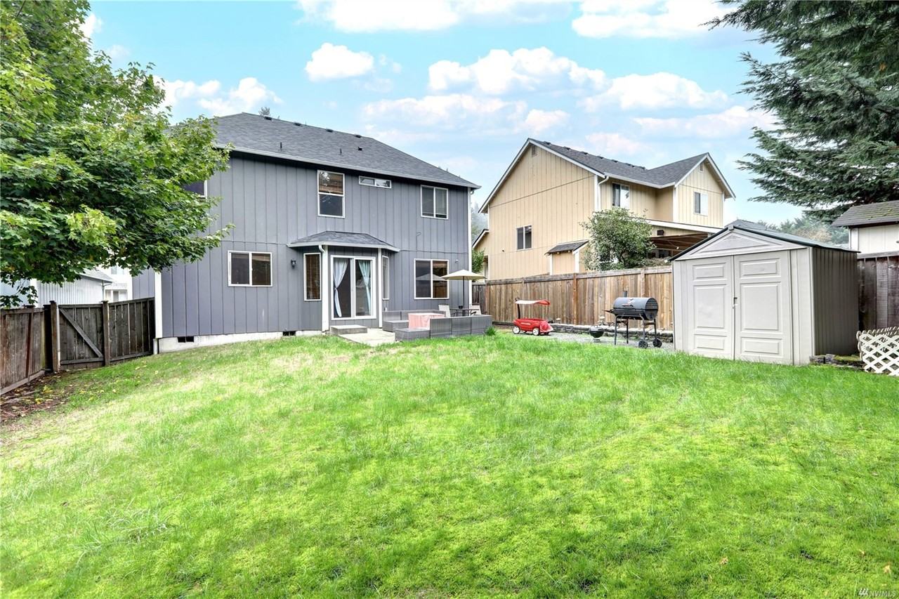 21520 102nd Street East - Photo 2 of 6