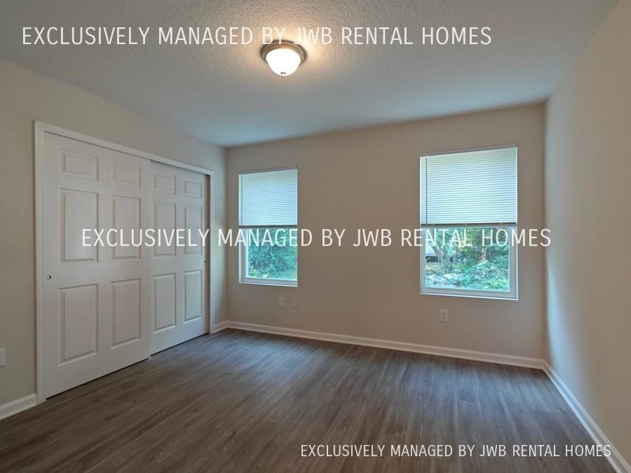 1040 W 28th St - Photo 2 of 7