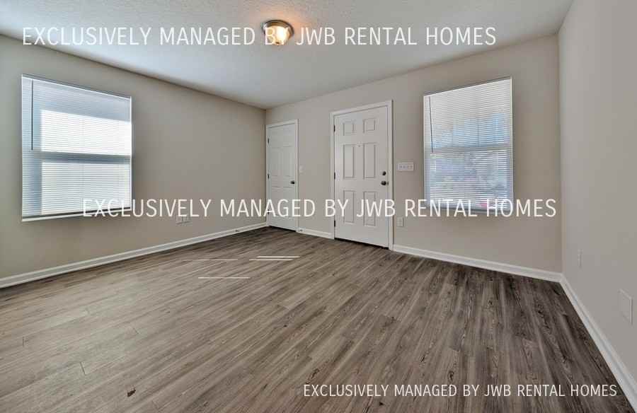 3167 Franklin St - Photo 2 of 12