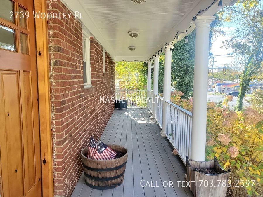 2739 Woodley Pl - Photo 3 of 38