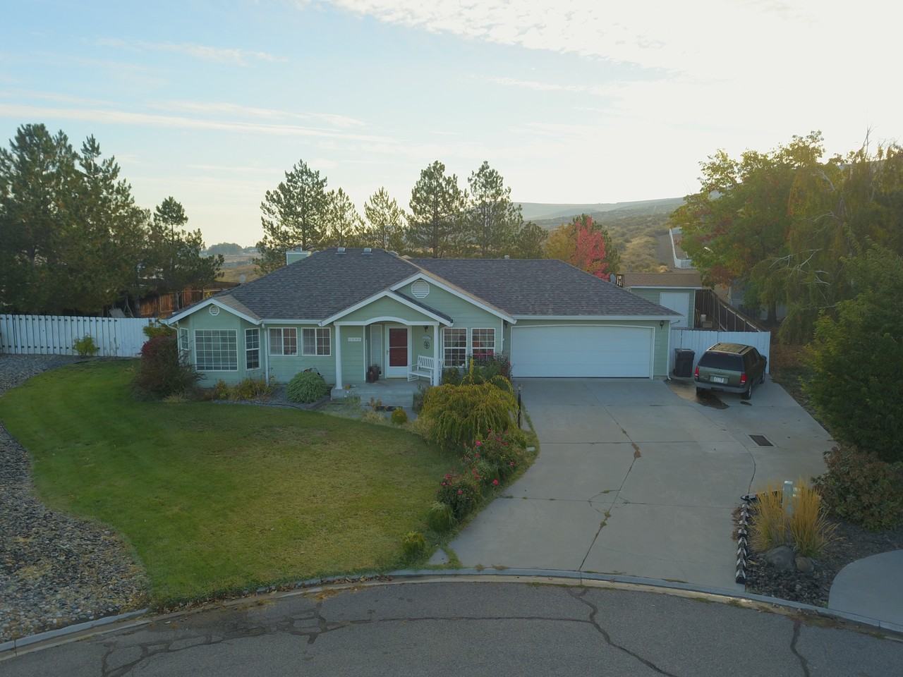 1956 Mountain View Dr #NA - Photo 2 of 33