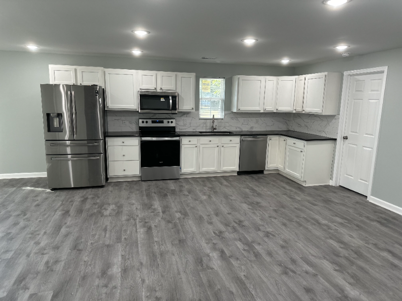 215 Seventh St - Photo 2 of 32