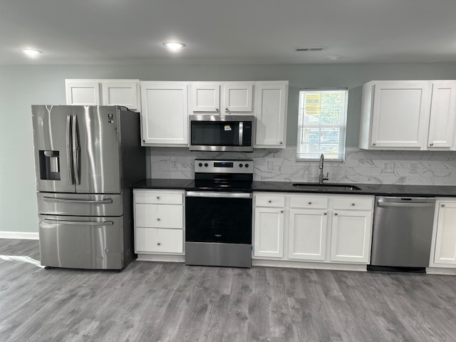 215 Seventh St - Photo 3 of 32