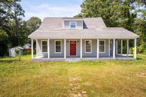 featured image of 9 Candlewood Ln