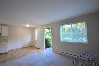 221 SE 12th Ave, Hillsboro OR 97123 - Photo 2 of 22