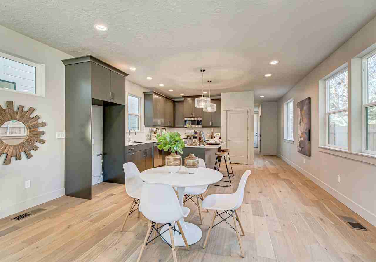 2106 N 35th St #1 - Photo 3 of 18