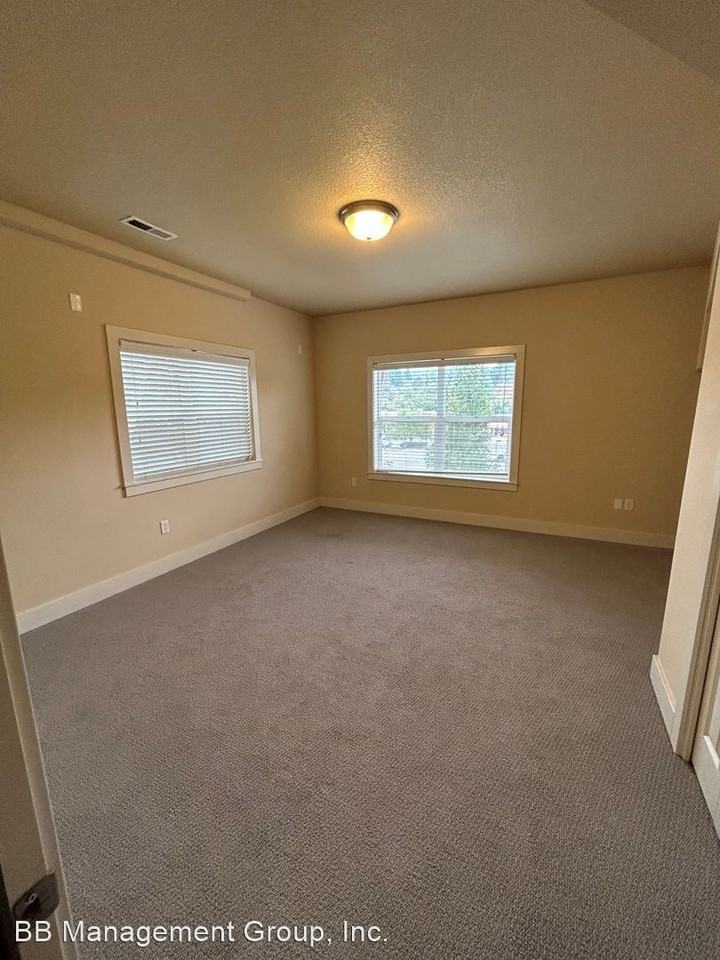 5133 Sw Shattuck Rd - Photo 3 of 19