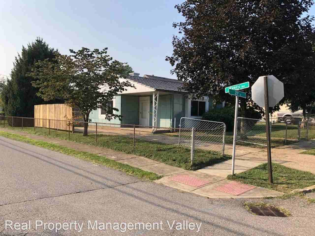 301 21st St - Photo 2 of 19